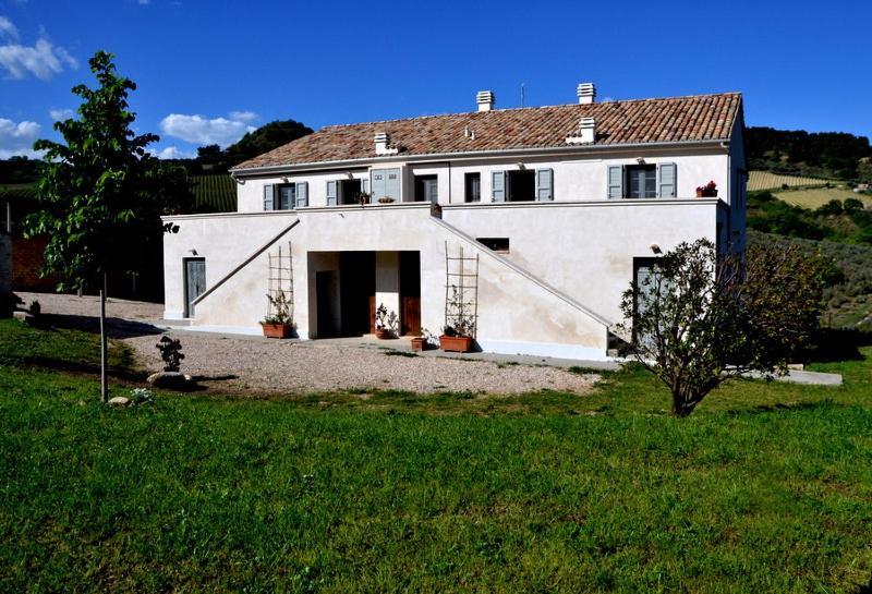 B&B Casale Fonte Vecchia Monteprandone Exteriör bild